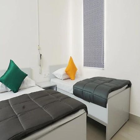 Hotel Cyber Pride ไฮเดอราบัด ภายนอก รูปภาพ